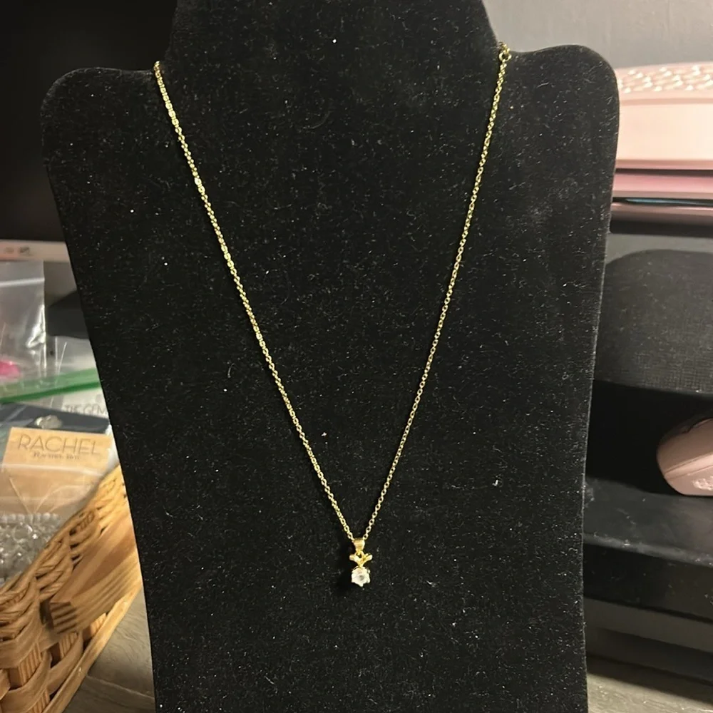 Elegant Gold‎ Necklace with Crystal Pendant